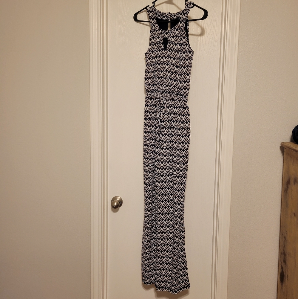 Jumpsuit with keyhole design